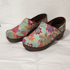 Floral platform danish clogs